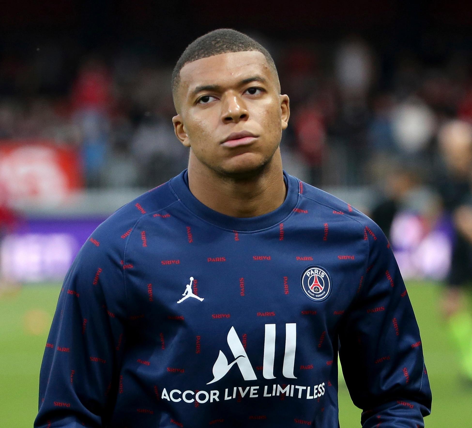 在拉近视角 在拉近视角