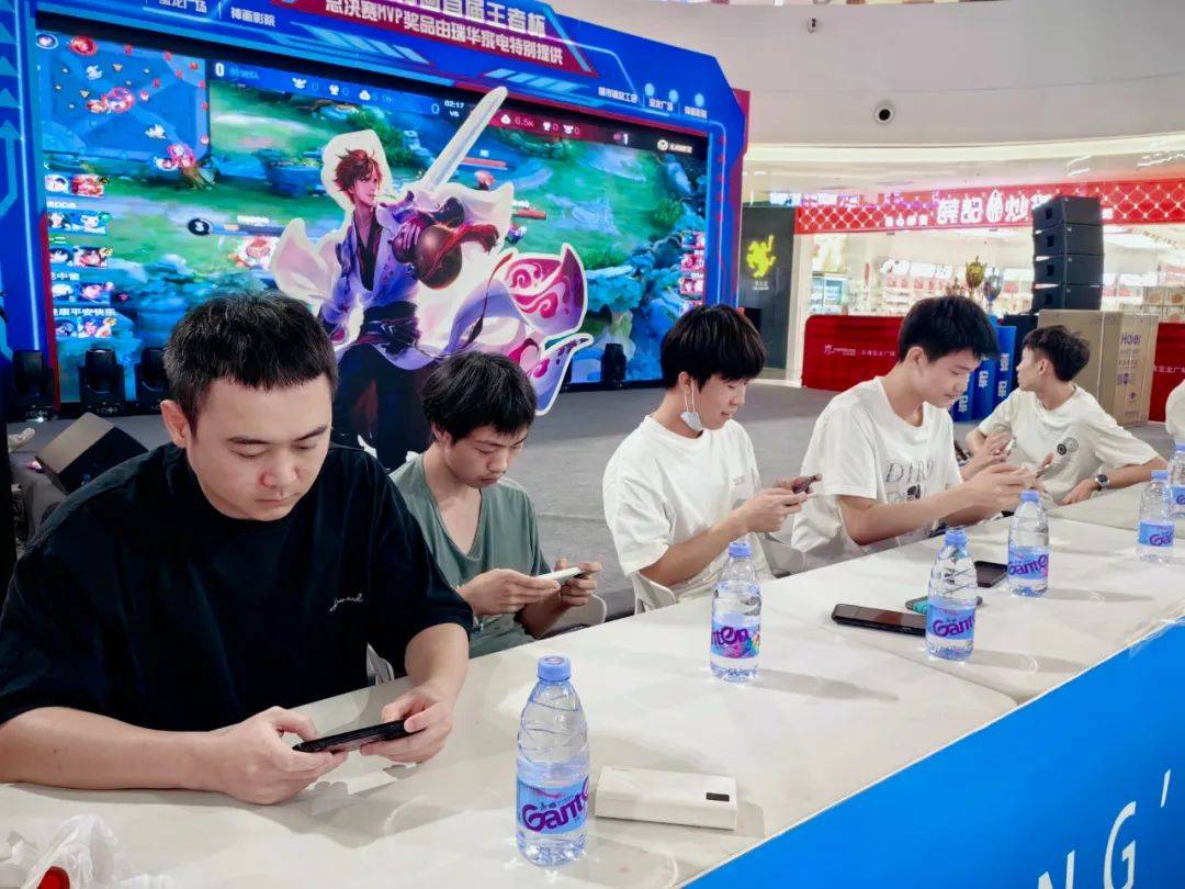 持球人遇包 持球人遇包